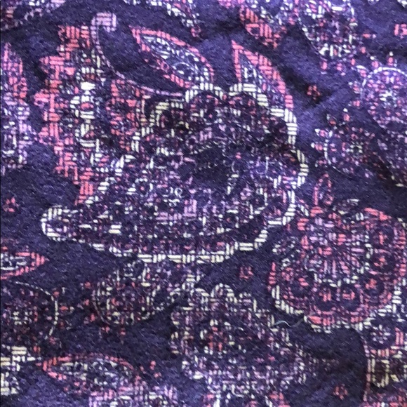 LuLaRoe TC Leggings-Pixelated Purple Paisley - Picture 2 of 3